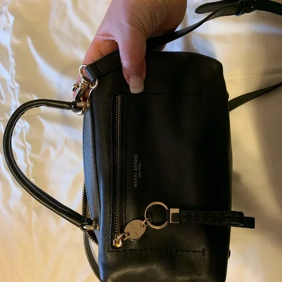 NWOT Small genuine leather HENRI BENDEL black shoulder bag/ purse gold hardware - Picture 6 of 13